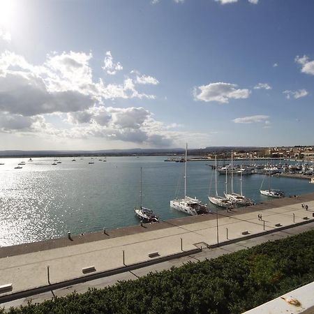Ortigia Camere Con Vista Da Giulio B&B Syrakus Exterior foto