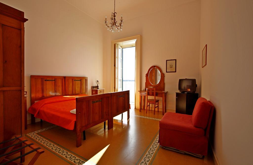 Ortigia Camere Con Vista Da Giulio B&B Syrakus Exterior foto