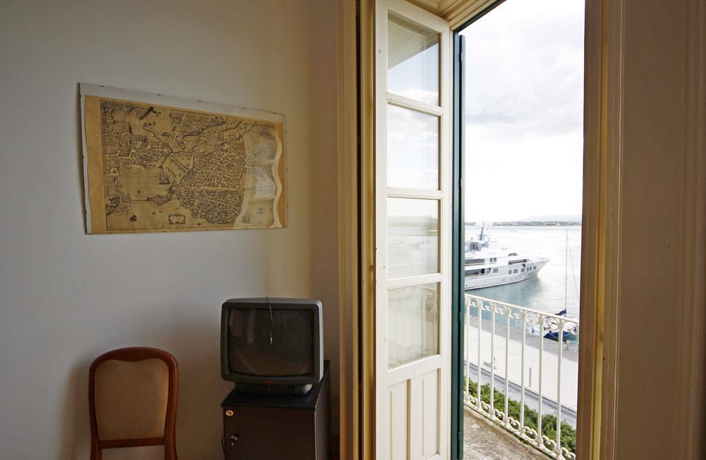 Ortigia Camere Con Vista Da Giulio B&B Syrakus Exterior foto