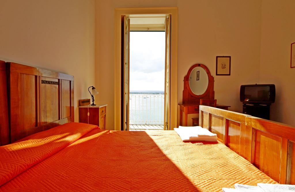 Ortigia Camere Con Vista Da Giulio B&B Syrakus Exterior foto
